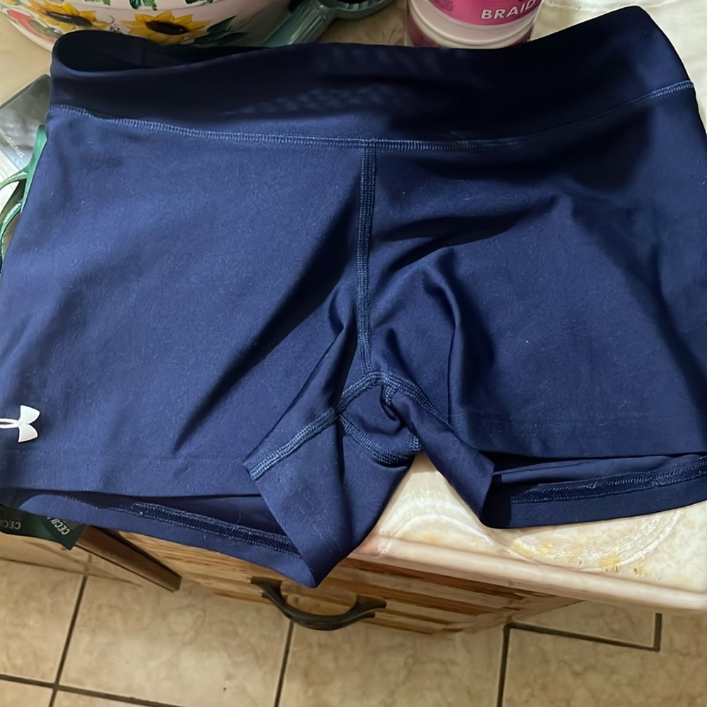 Good sports brand new shorts under armor